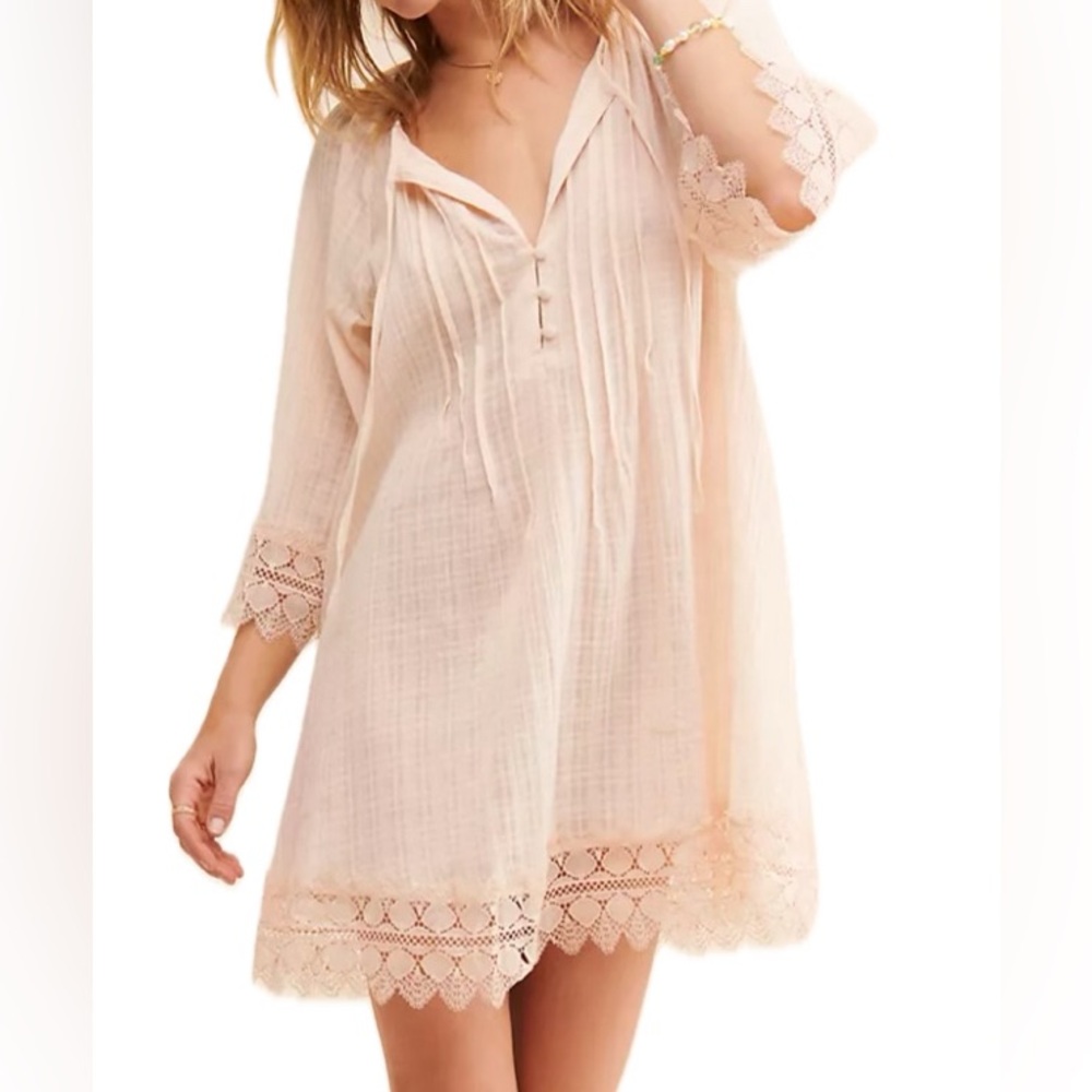 NWOT. Anthropologie Lace Tunic. Size S.